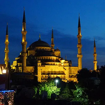 The Blue Mosque (Sultanahmet Camii), Istanbul, Turkey